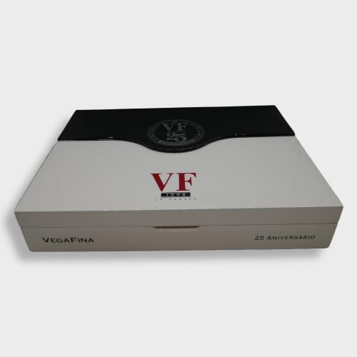 SLIGHT SECONDS - Empty VegaFina 1998 25 Aniversario Cum Laude Box